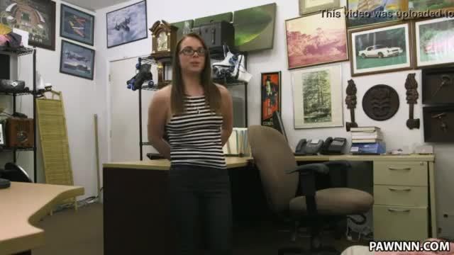 Crazy chick tries to pawn high powered weapons n gets fucked