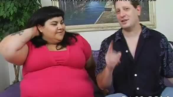 Chap fingers and bonks pussy of one fat woman