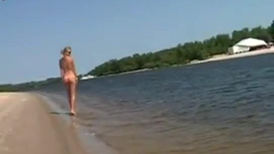 Free clips of hung hunks in solo action linda gets naked on the beach