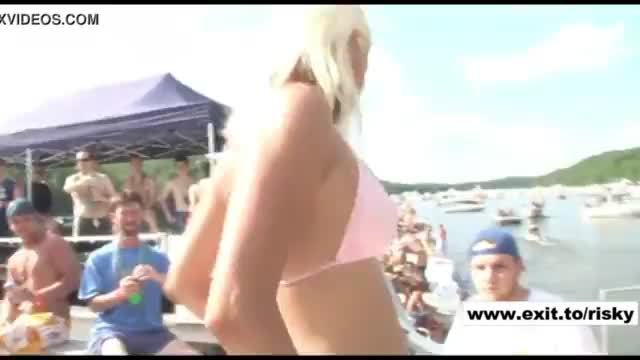 Party teens spreading ass in public