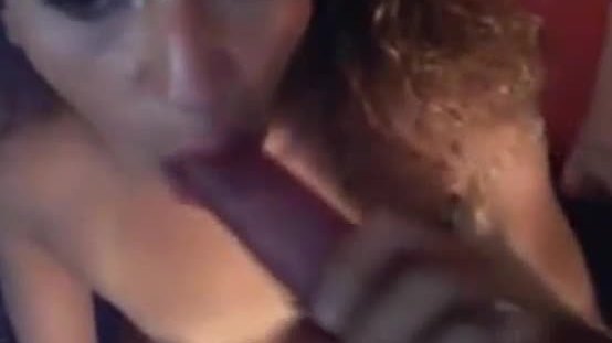 Tunisian arab teen masturbates her arabic pussy on live webcam