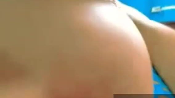 My friends mommy sucking my dick