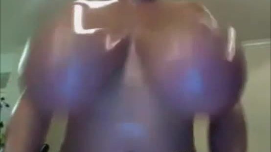 Oiling amazing big boobs on webcam