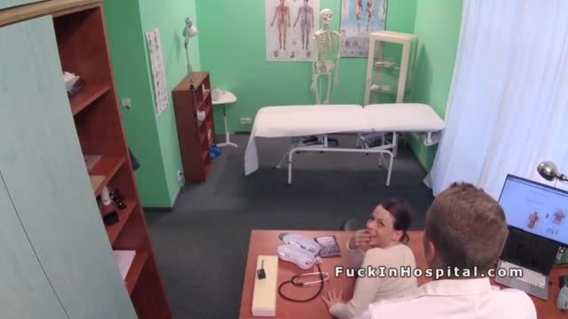 Nurse caught doctor bangs patient